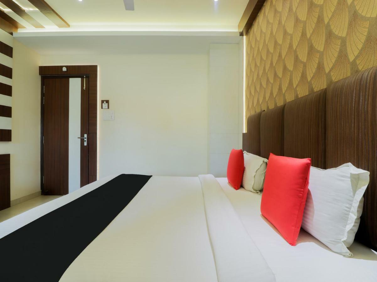 Capital O 46218 Royal Cottage Suite Канпур Экстерьер фото