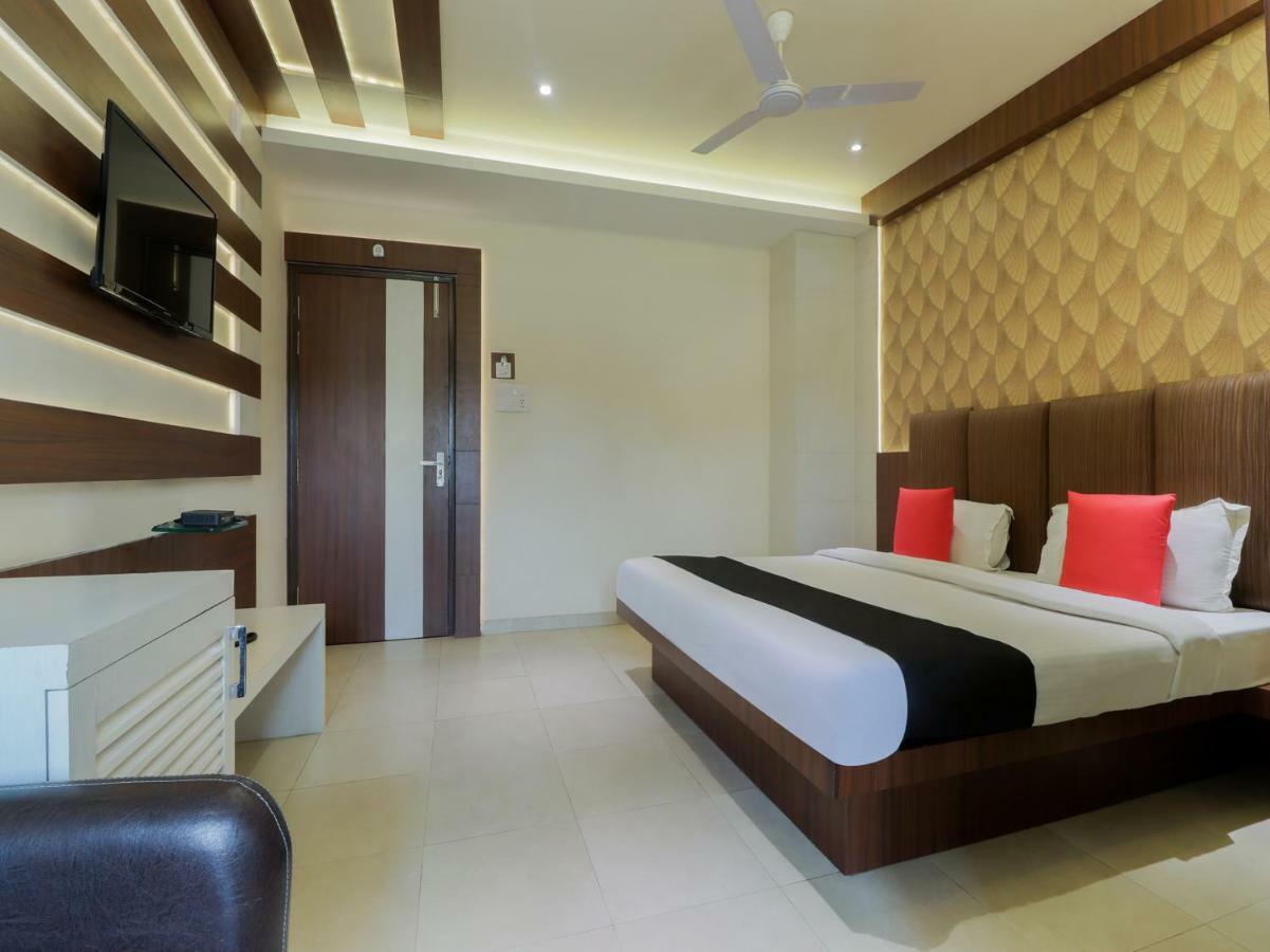 Capital O 46218 Royal Cottage Suite Канпур Экстерьер фото